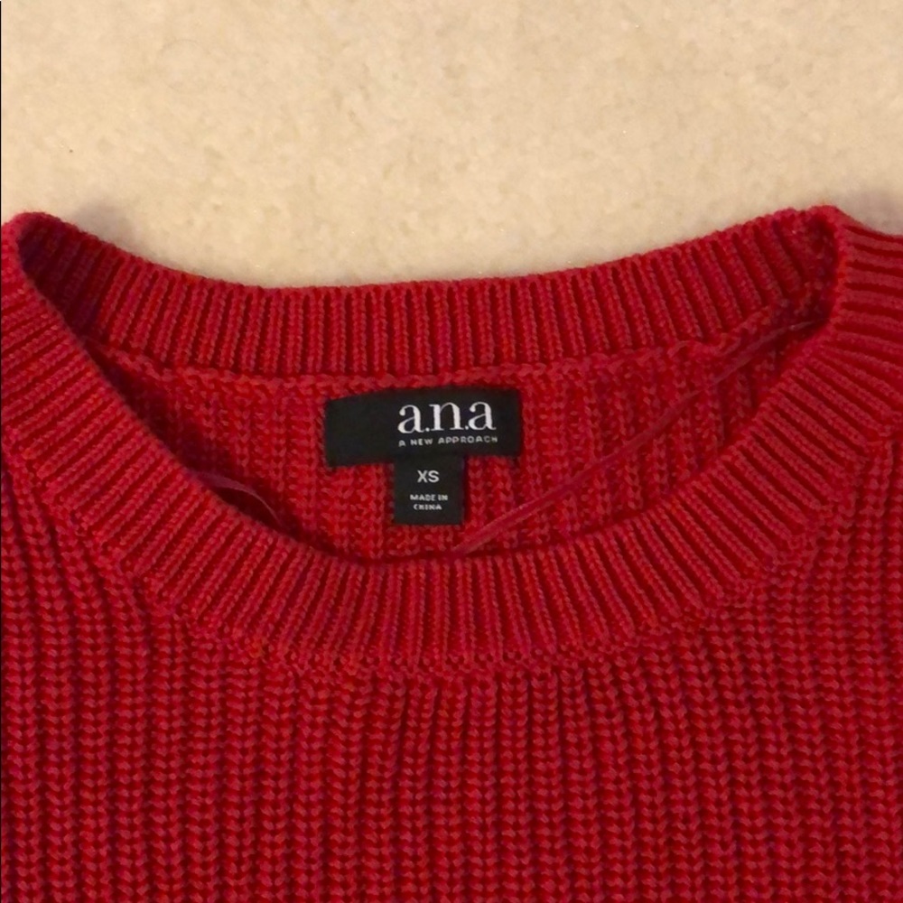 Read sweater - Picture 2 of 4